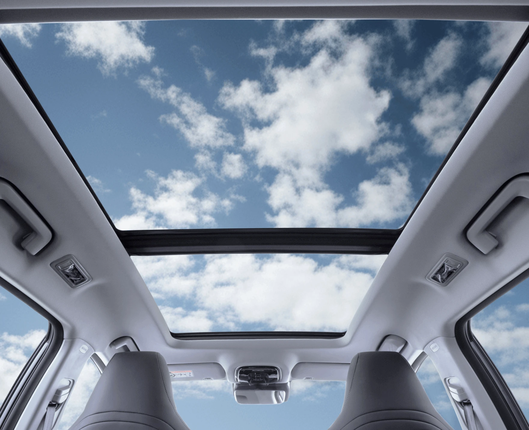 phev7-interior-usp-sunroof